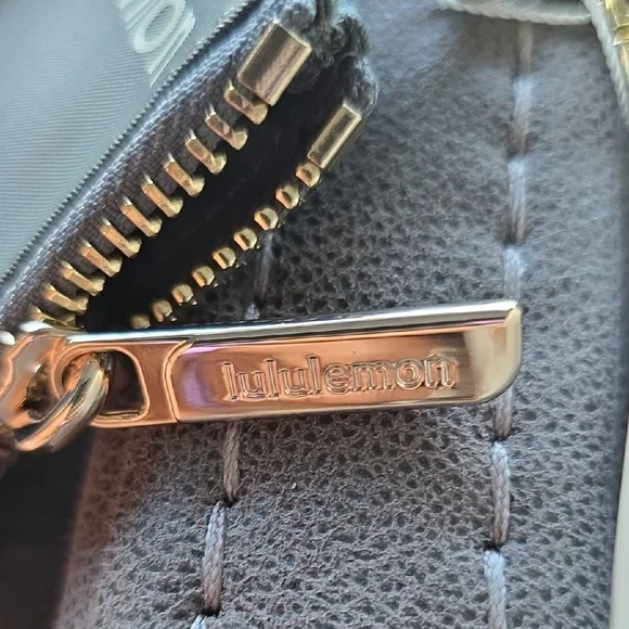 lululemon athletica Gray and Cream Key & Card Holders - Picture 6 of 7